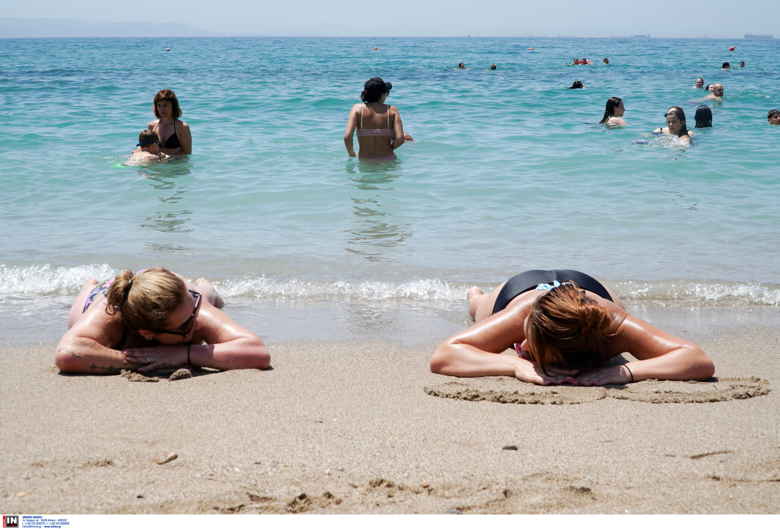 Καιρός καύσωνας παραλία