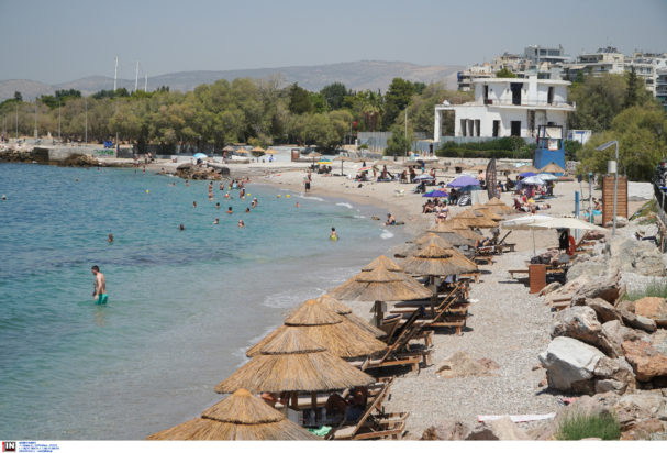 Καιρός καύσωνας παραλία