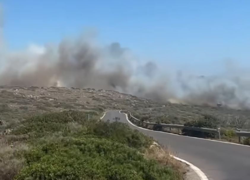 Αναζωπύρωση της φωτιάς στα Κύθηρα: Εκκενώνονται 3 οικισμοί – Μήνυμα από το 112