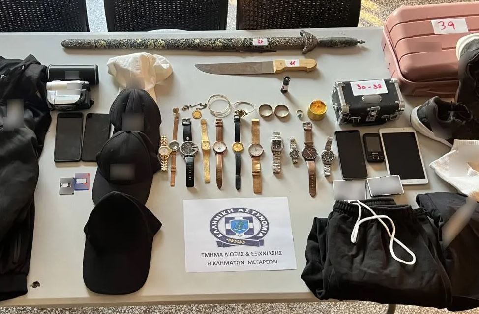 Βίντεο: Εξαρθρώθηκε συμμορία που «άδειαζε» σπίτια σε Μέγαρα, Κορινθία και Αιγιαλεία – Πυροβόλησαν με καραμπίνα όταν έγιναν αντιληπτοί από ένοικο