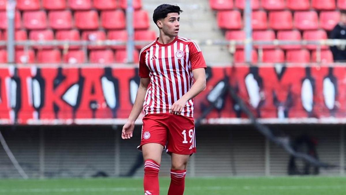 ΟΦΗ: Έκλεισε τον αδελφό του Μπάμπη Κωστούλα, Κωνσταντίνο, από τον Ολυμπιακό για 3 χρόνια