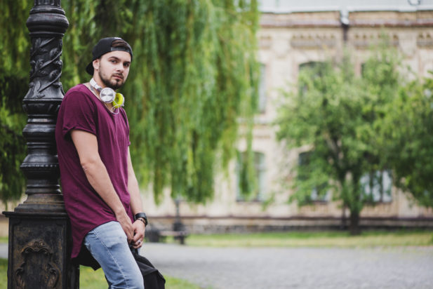 Έκοψε τις επαφές με τους γονείς του - "κατέστρεψαν όλες τις σημαντικές στιγμές της ζωή μου με δυσάρεστα νέα". Φωτογραφία: Freepik