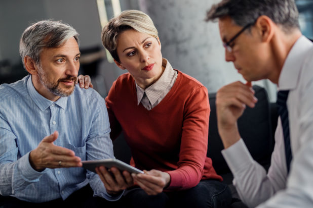 7 προστατευτικά μοτίβα των ανθρώπων που ζητούν συγγνώμη για να αποκλιμακώσουν τις συγκρούσεις. Φωτογραφία: Freepik