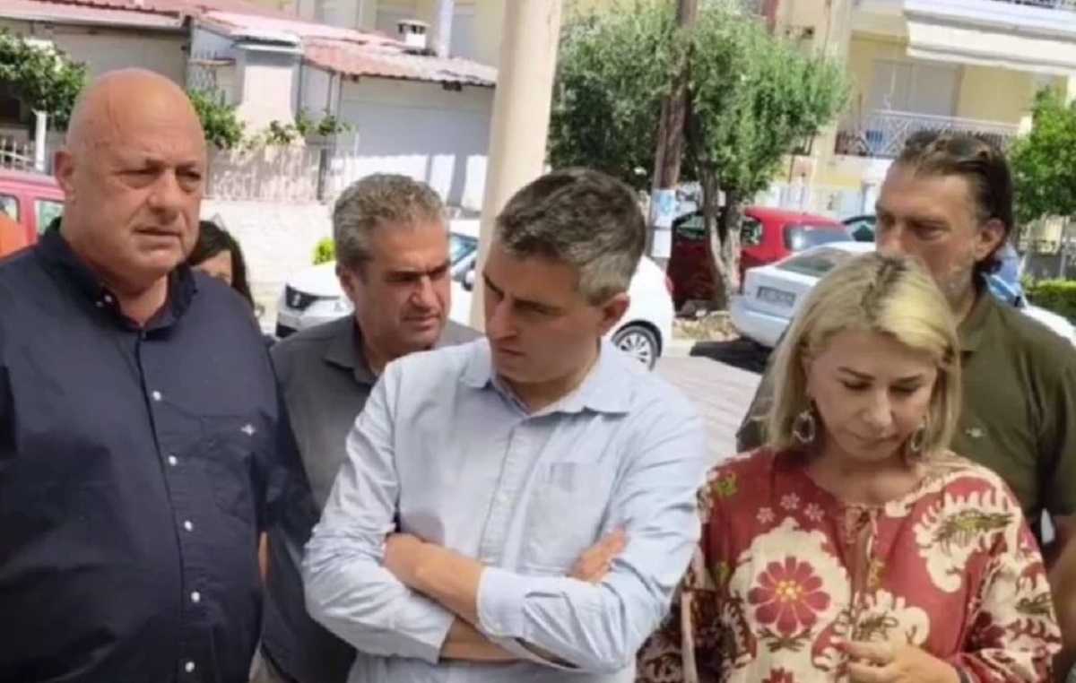 Λεκτική αντιπαράθεση Μπέου - Μακρή