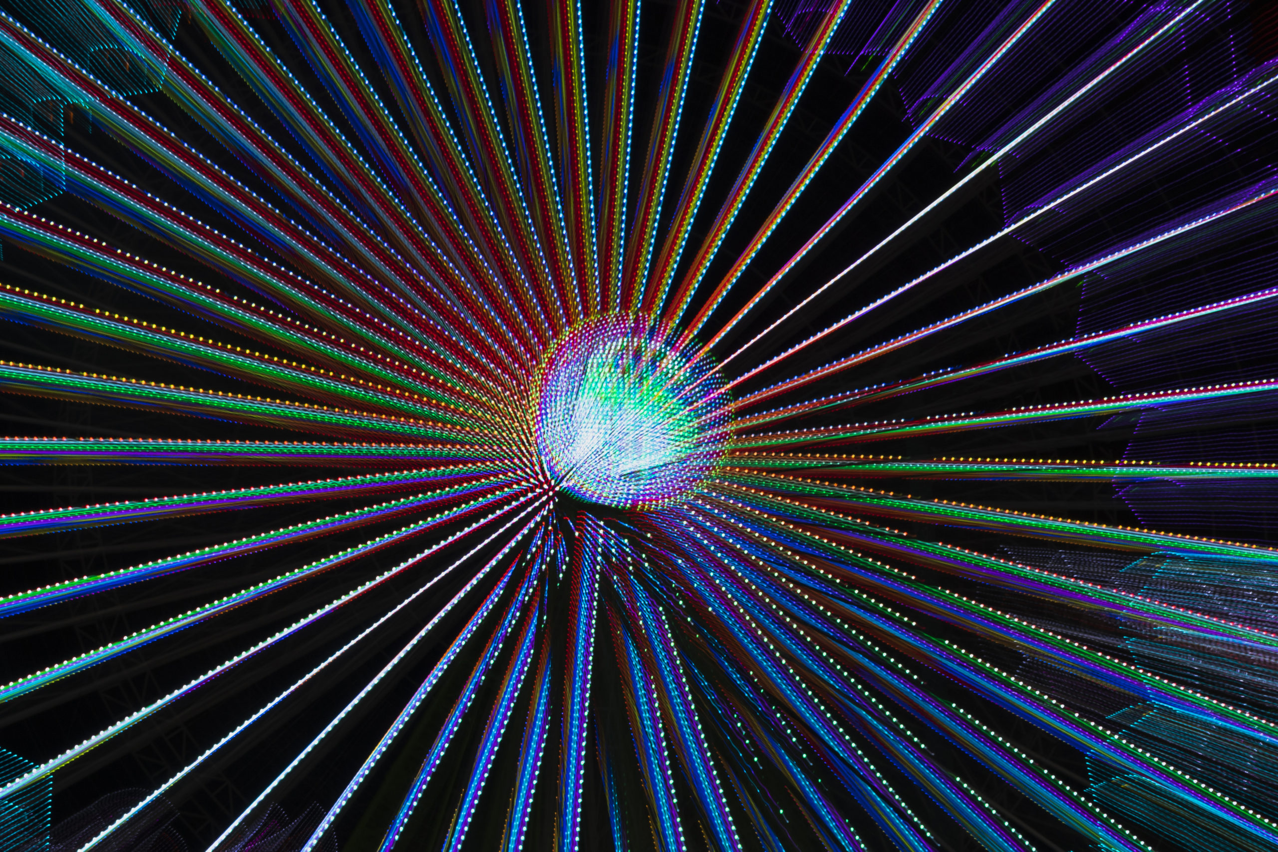 Ένα κρυμμένο επίπεδο πραγματικότητας μπορεί να βρίσκεται πίσω από το πρότυπο μοντέλο της Φυσικής. Φωτογραφία: Freepik