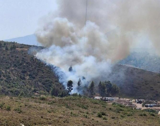 Χωρίς ενεργό μέτωπο η φωτιά στον Άγιο Στέφανο – Έκαψε χαμηλή βλάστηση και πεύκα