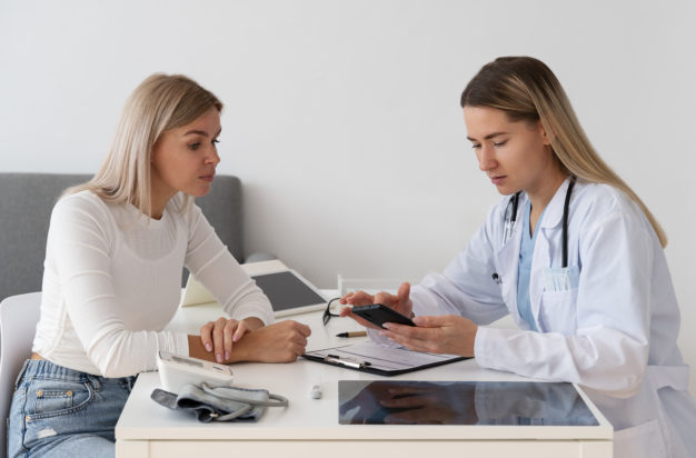 Βιταμίνη Ε: Τα 6 συμπτώματα που υποδεικνύουν έλλειψη και δεν πρέπει να αγνοήσετε