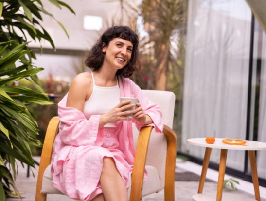 Γυναίκα που έχασε 18 κιλά στο σπίτι, χωρίς γυμναστήριο και στερήσεις αποκαλύπτει: «Αυτές είναι οι 7 απλές συμβουλές που με βοήθησαν στην απώλεια βάρους»