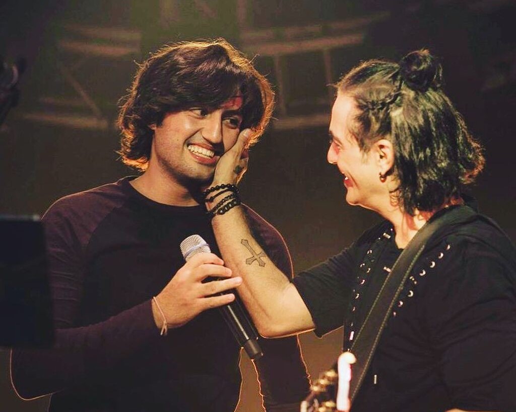 Δημήτρης Σχοινάς: Επανακυκλοφόρησε τραγούδι του πατέρα του