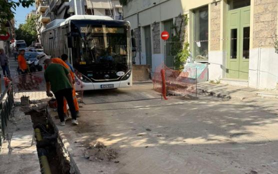 Μήνυση κατά παντός υπευθύνου από τον Δήμο Αθηναίων για εργασίες χωρίς μέτρα ασφαλείας στο Θησείο – ΦΩΤΟ