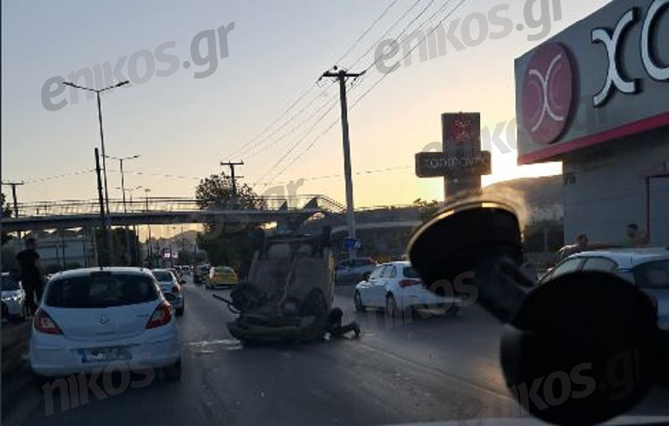 Τροχαίο στην Πέτρου Ράλλη – Τούμπαρε αυτοκίνητο – ΦΩΤΟ αναγνώστη