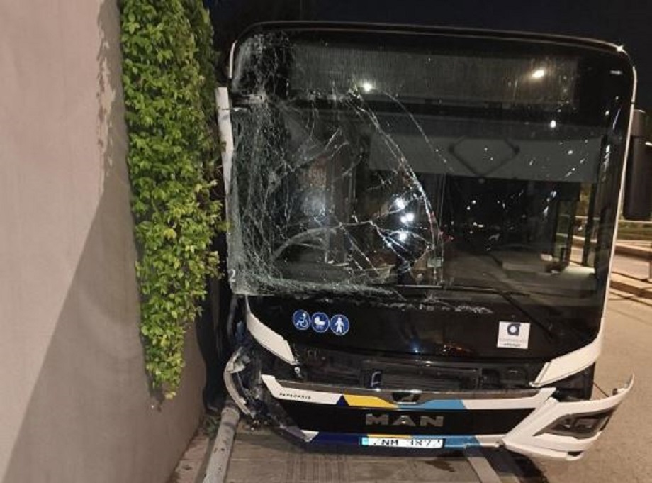 Τροχαίο με λεωφορείο στη Λ. Βουλιαγμένης: Εξηγήσεις από την ανάδοχο κοινοπραξία έχει ζητήσει ο ΟΑΣΑ – Άρχισε η διαδικασία επιβολής ποινικών ρητρών