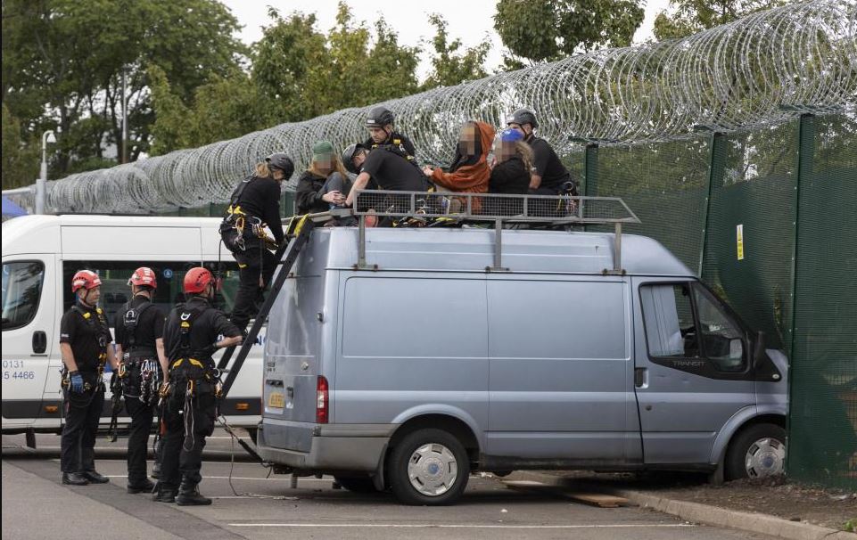 ΒΑΝ ΑΚΤΙΒΙΣΤΕΣ