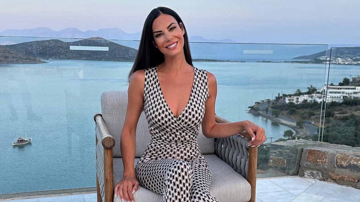 Ξέσπασε η Εύη Βατίδου μετά την συνέντευξη του γιου της, Χρίστου Κουγια: «Δούλευα μέχρι και σεζόν για να πηγαίνει ο αείμνηστος στα μπουζούκια»