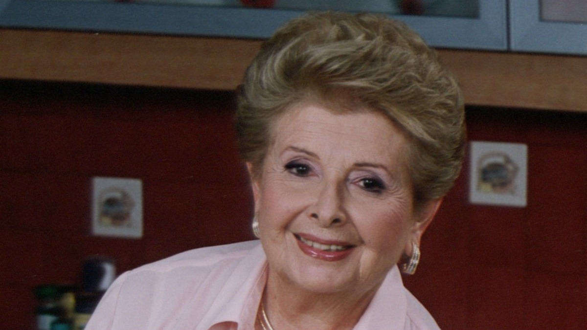 Βέφα Αλεξιάδου: Βραβεία και προσωπικά της αντικείμενα πουλήθηκαν σε παζάρι στον Ελαιώνα