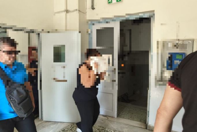 Βόλος: Προφυλακίστηκε η 52χρονη που διακινούσε πορνογραφικό υλικό της κόρης της – «Ζητώ συγγνώμη»