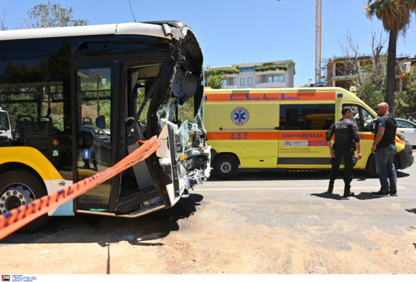 Βούλα τροχαίο λεωφορεία