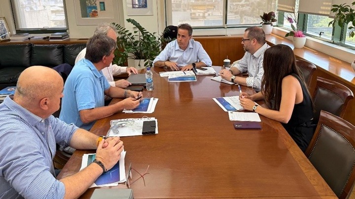 Καύσωνας: Έκτακτη σύσκεψη στο υπουργείο Περιβάλλοντος και Ενέργειας για την αποφυγή προβλημάτων ηλεκτροδότησης