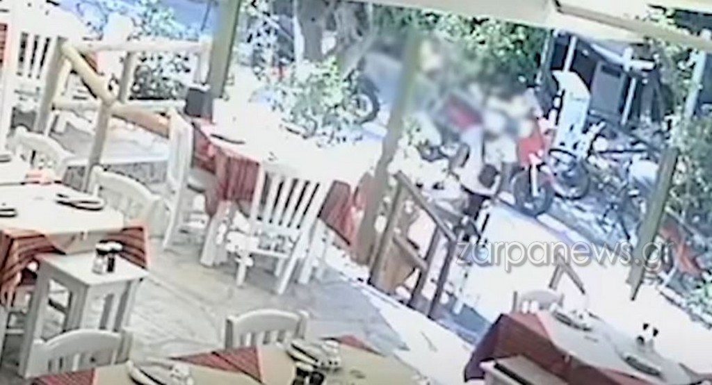 Χανιά: Άρπαξαν ανενόχλητοι τσάντα από ταβέρνα στην Παλιά Πόλη μέρα μεσημέρι – Δείτε βίντεο