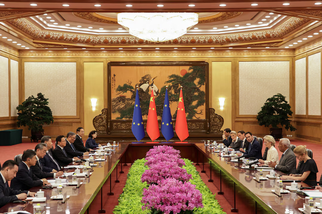 Σύνοδος Κίνας – ΕΕ: «Πρέπει να κάνουμε τη σωστή στρατηγική επιλογή» λέει ο Σι Τζινπίνγκ – Η Φον ντερ Λάιεν αξιώνει «αληθινές λύσεις»