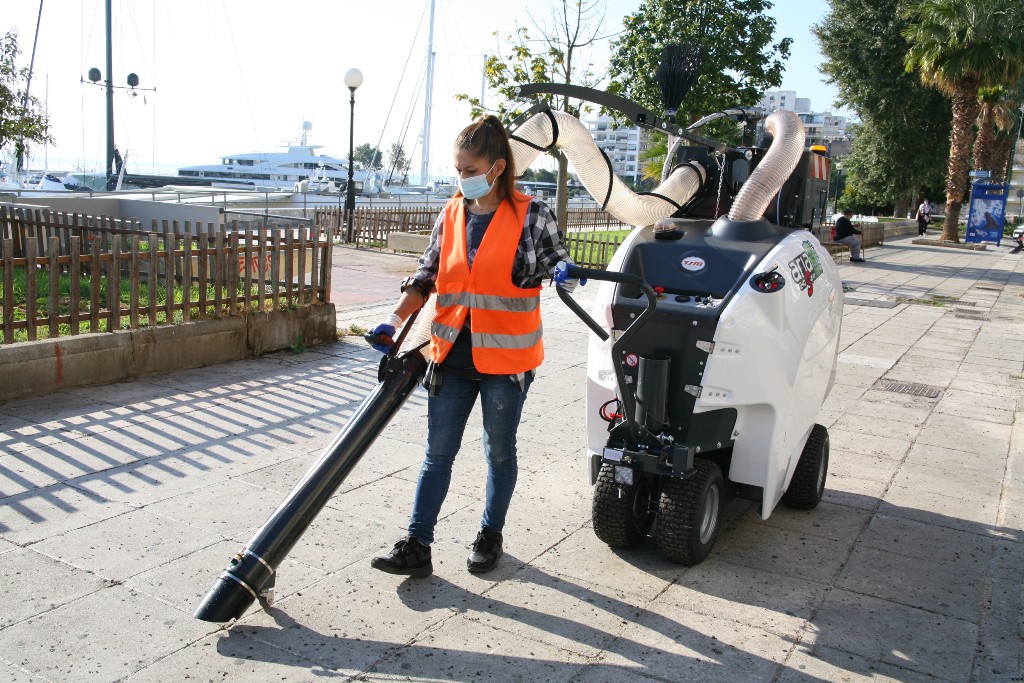 υπάλληλος καθαριότητας