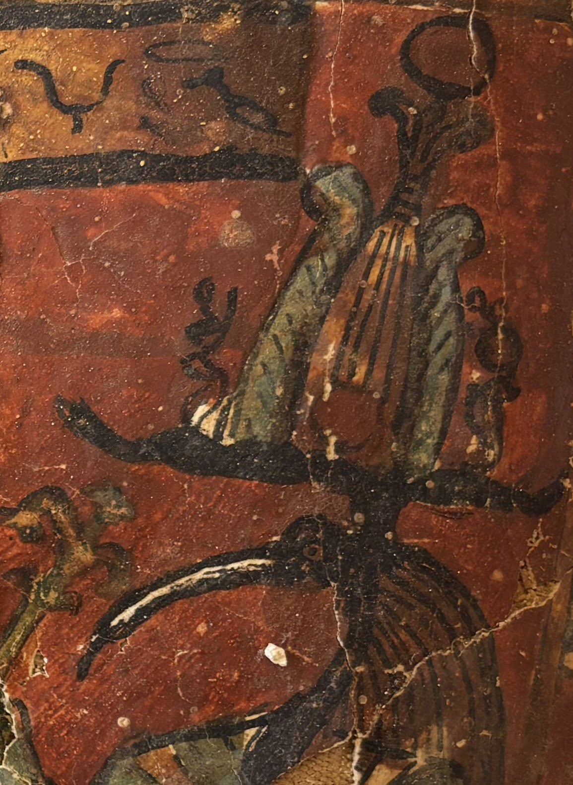 Ανακαλύφθηκαν νέοι τάφοι και μούμιες σε ιστορική πόλη της Αιγύπτου - τι μαρτυρούν τα τεχνουργήματα και τα ιερογλυφικά για τα ταφικά έθιμα. Φωτογραφία: Υπουργείο τουρισμού και αρχαιοτήτων της Αιγύπτου