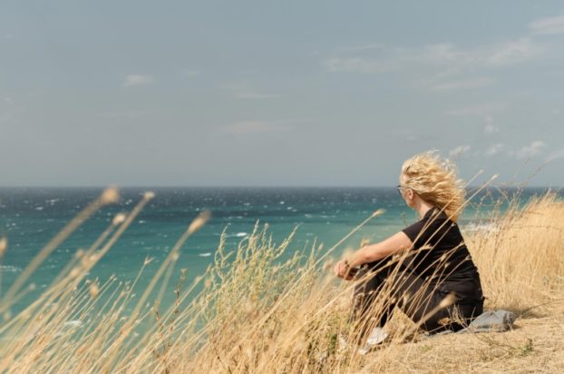 Οι άνθρωποι που έχουν γεννηθεί τέσσερις συγκεκριμένες ημερομηνίες καταπιέζουν τα συναισθήματά τους. Φωτογραφία: Freepik