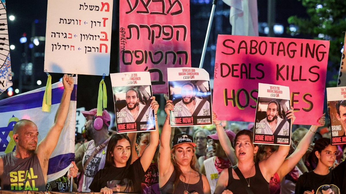 «Στείλτε αμέσως μια διαπραγματευτική ομάδα», ζητούν οι οικογένειες των ομήρων από τον Νετανιάχου σε διαδηλώσεις