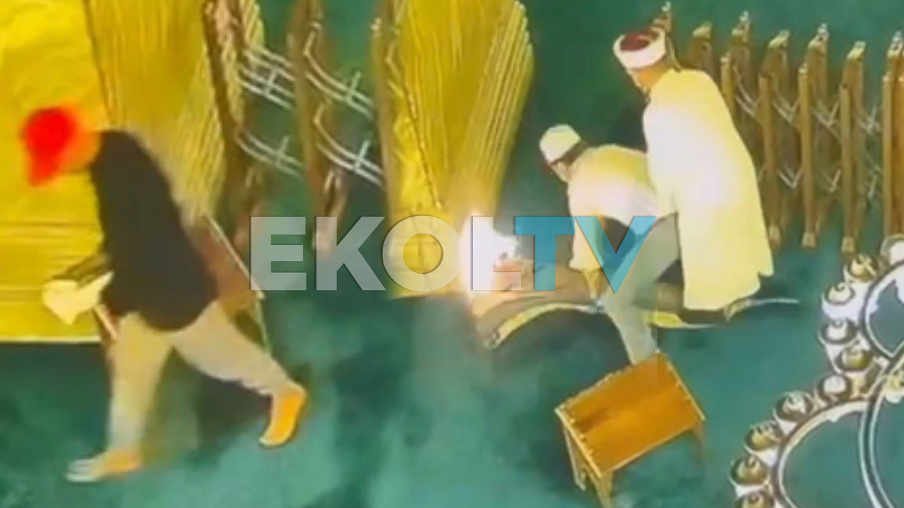 Τουρκία: Απόπειρα εμπρησμού στην Αγία Σοφία – Άνδρας με κόκκινο καπέλο έβαλε φωτιά και διέφυγε