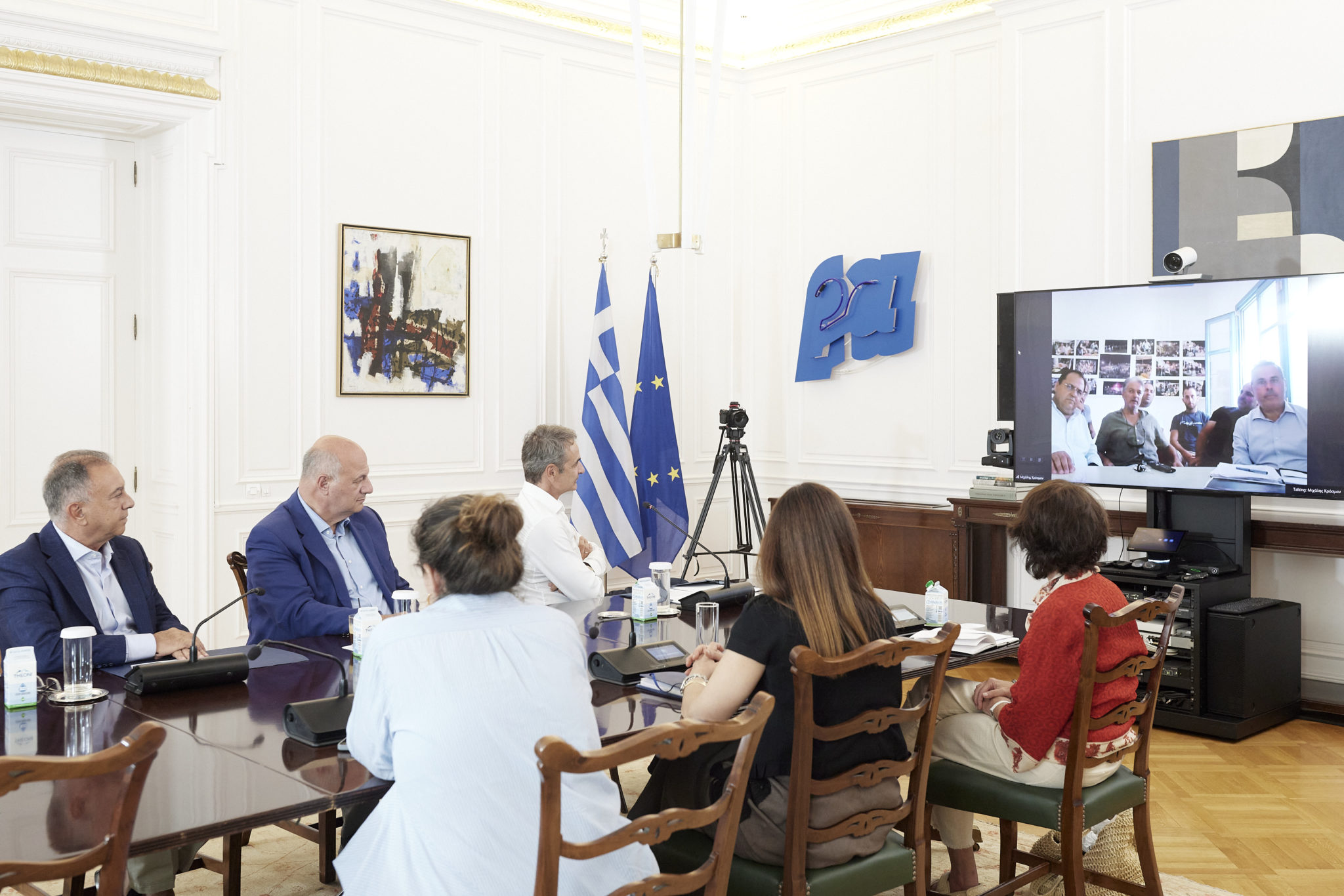 Μητσοτάκης: Τηλεδιάσκεψη με τον δήμαρχο Αμοργού