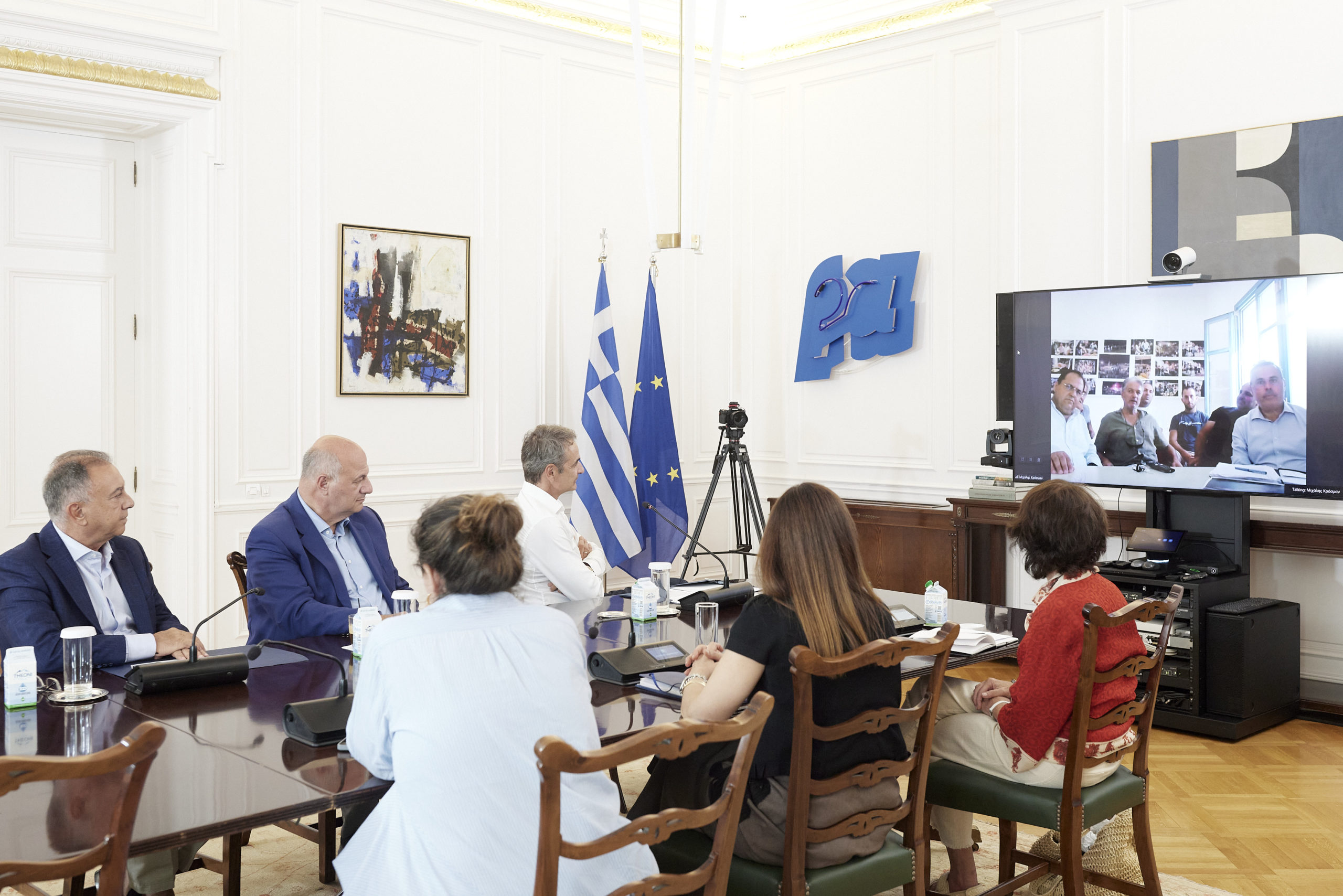 Μητσοτάκης: Τηλεδιάσκεψη με τον δήμαρχο Αμοργού