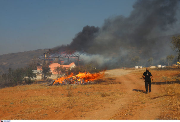 Φωτιά - Παλαιά Φώκαια - Κερατέα