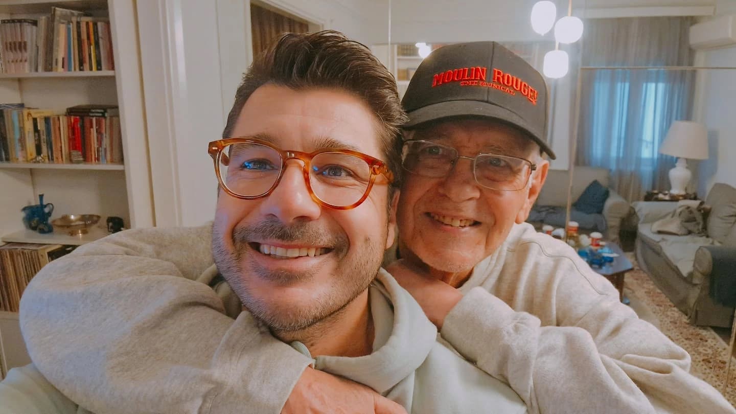 Λάμπρος Κωνσταντάρας: «Δεν το πιστεύω ότι χθες μιλήσαμε για τελευταία φορά» – Η συγκινητική ανάρτησή του για τον θάνατο του πατέρα του