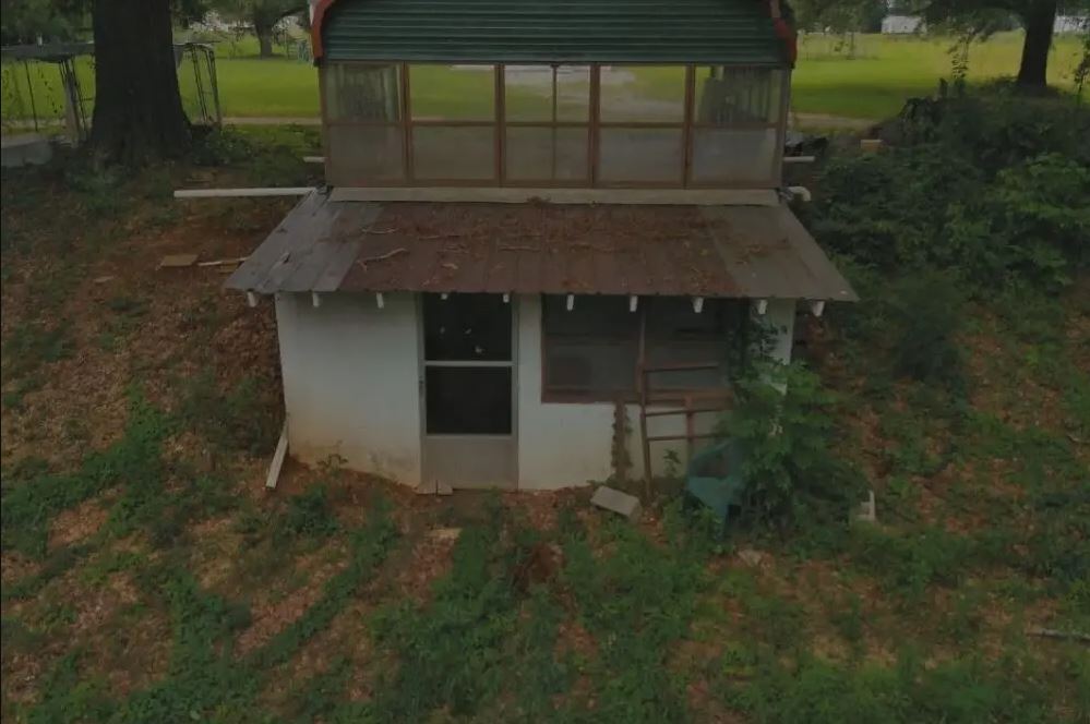 ΗΠΑ: Επτά συλλήψεις για το σκληρό κύκλωμα κακοποίησης παιδιών στην Αλαμπάμα – Το καταφύγιο «κολαστήριο»