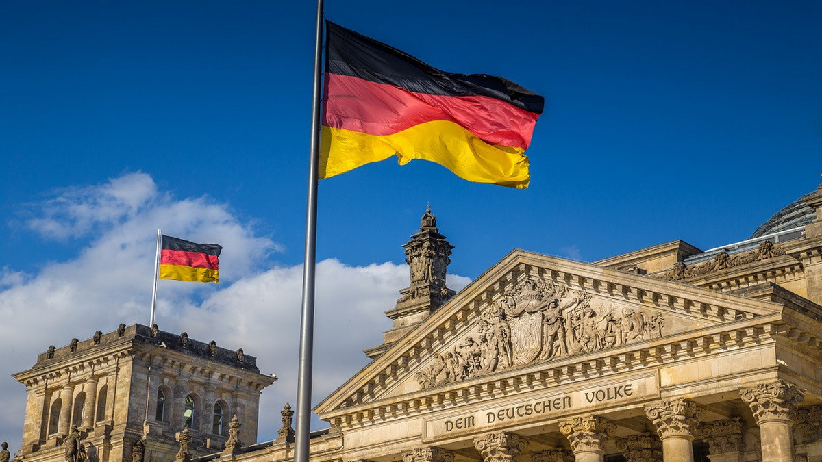 Handelsblatt: Η Γερμανία μπορεί να διδαχθεί πραγματισμό από την Ελλάδα