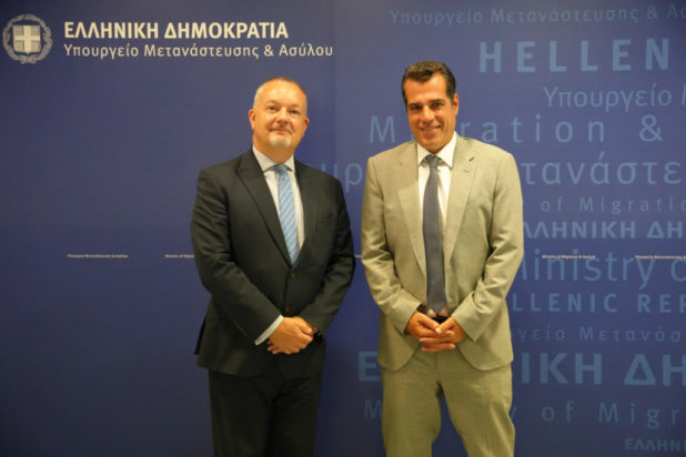 Θάνος Πλεύρης: Συναντήθηκε με τον πρέσβη του Ηνωμένου Βασιλείου στην Ελλάδα, Μάθιου Λοτζ