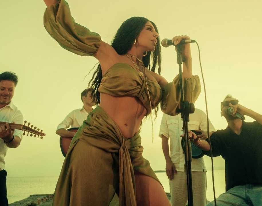 Κέλλυ Κελεκίδου: Το «Summer Medley» της με τον Ayman προκαλεί φρενίτιδα