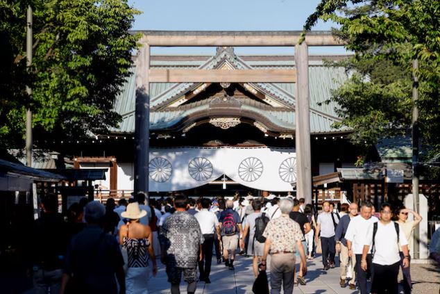 Ιαπωνία: Την βαθιά του λύπη για την ήττα στον Β’ Παγκόσμιο Πόλεμο εξέφρασε ο αυτοκράτορας – Αντιδράσεις Κίνας και Νότιας Κορέας για τις επισκέψεις σε αμφιλεγόμενο μνημείο