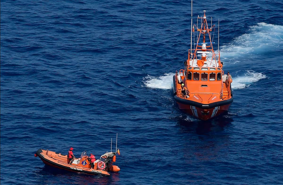 Ισπανία: Αεροπλάνο συνετρίβη στην θάλασσα – Νεκροί ανασύρθηκαν πατέρας και ο 13χρονος γιος του