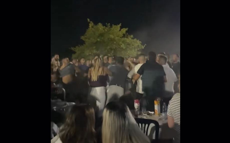 Άγριο ξύλο σε πανηγύρι με την Γωγώ Τσαμπά