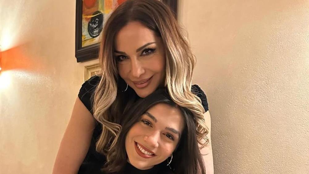 Δέσποινα Βανδή: Βραδινή έξοδος με την κόρη της Μελίνα Νικολαΐδη – ΦΩΤΟ