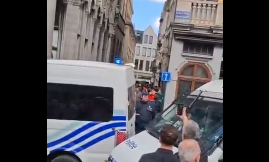 ΑΕΚ: Η βελγική αστυνομία προσήγαγε 40 φιλάθλους της Ένωσης – Θα αφεθούν ελεύθεροι μετά το τέλος του αγώνα με την Άντερλεχτ