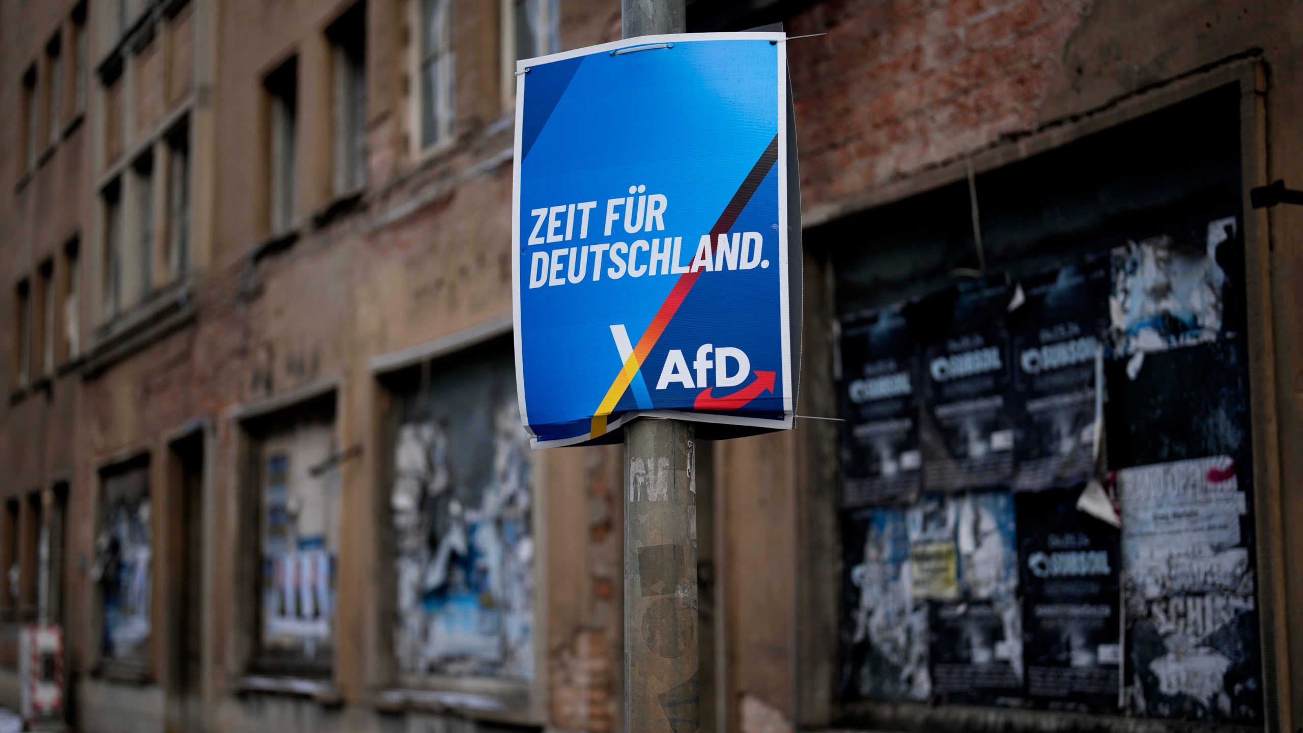 Γερμανία: Σχεδόν επτά στους δέκα ψηφοφόρους θεωρούν πως στέλεχος της ακροδεξιάς AfD θα αναλάβει τη διακυβέρνηση τουλάχιστον ενός ομοσπονδιακού κρατιδίου το 2026
