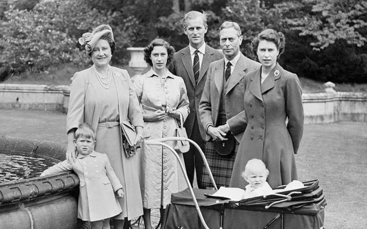 Βρετανία βασιλική οικογένεια βασίλισσα Ελισάβετ πρίγκιπας Φίλιππος βασιλιάς Κάρολος