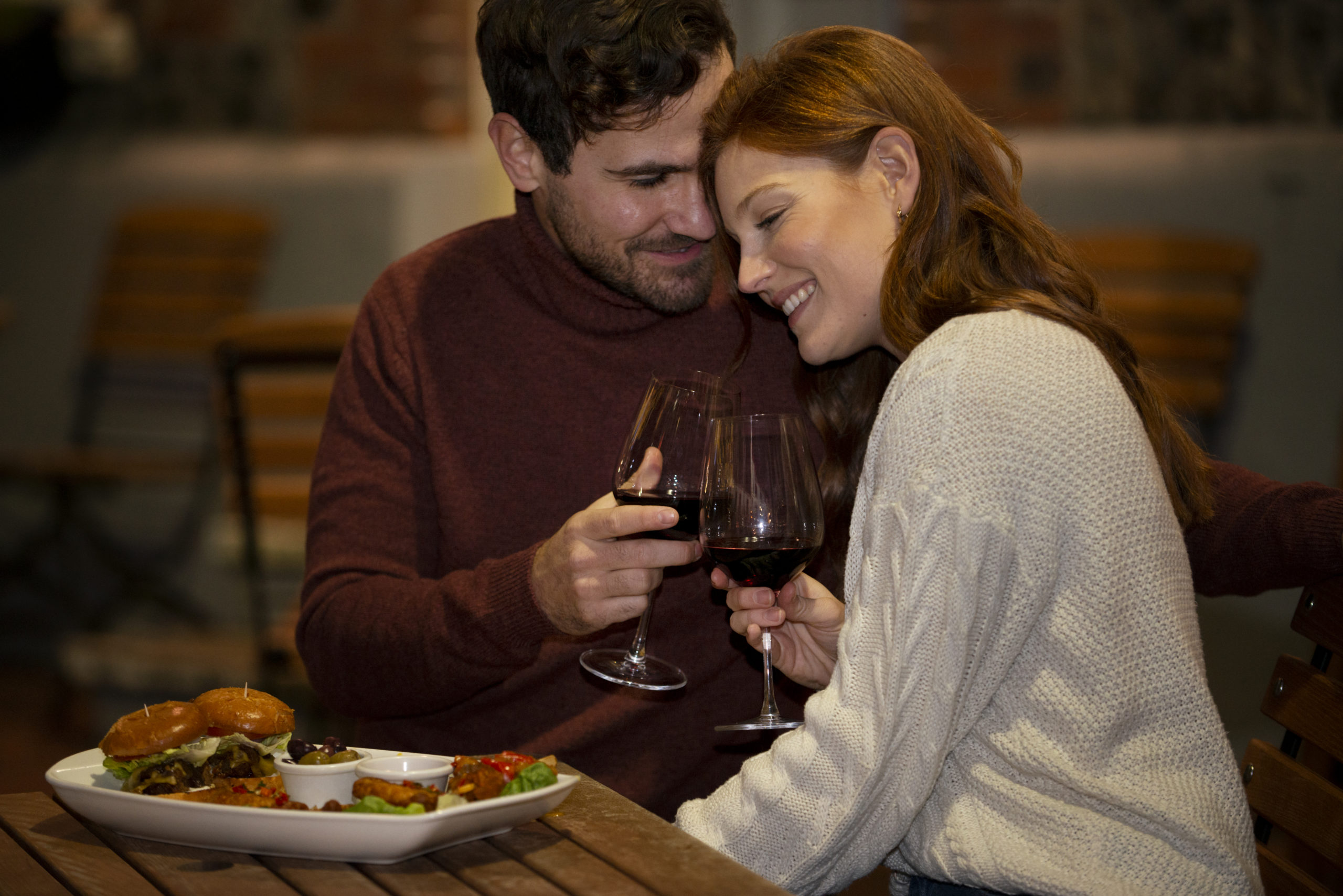 Χώρισε τον σύντροφό της επειδή κάλεσε όλη του την οικογένεια στο πάρτι των γενεθλίων της - "παραβίασε ξανά τα όριά μου". Φωτογραφία: Freepik