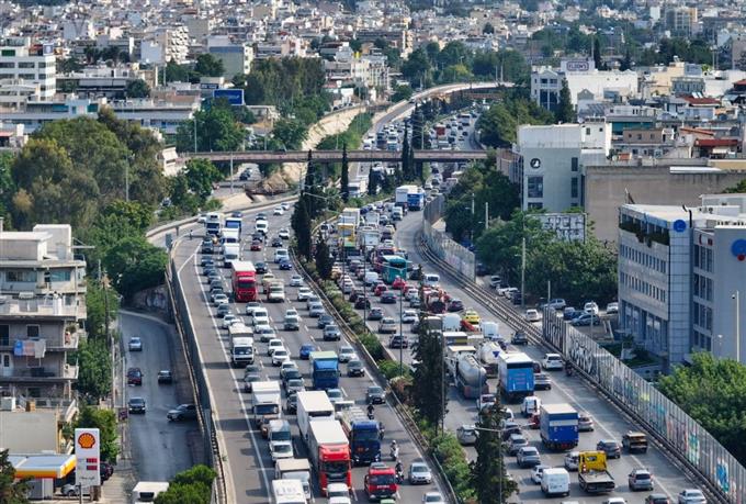 Τροχαίο στις Αφίδνες: Κυκλοφοριακά προβλήματα στο ρεύμα προς Αθήνα λόγω ανατροπής αυτοκινήτου