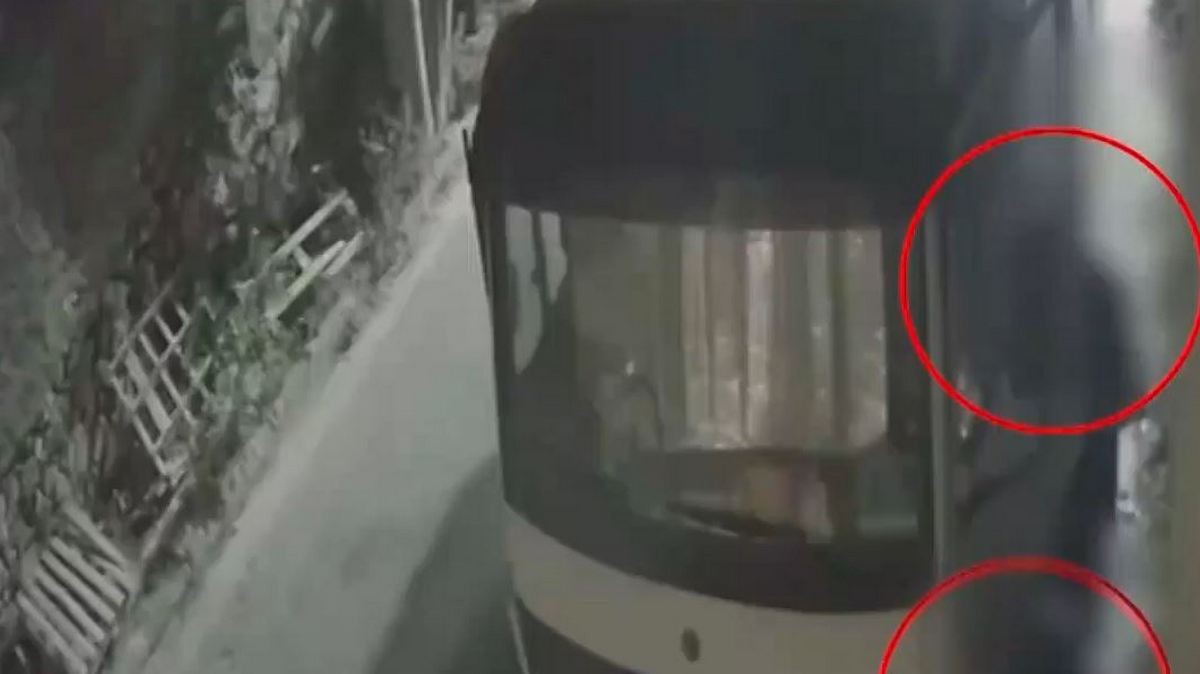 Πειραιάς: Καρέ καρέ η κλοπή φορτηγού από 4 άτομα – Βίντεο ντοκουμέντο