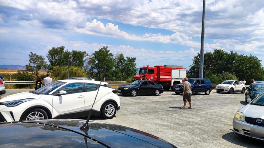 Φωτιά, Λάρισα, οχήματα, ουρές