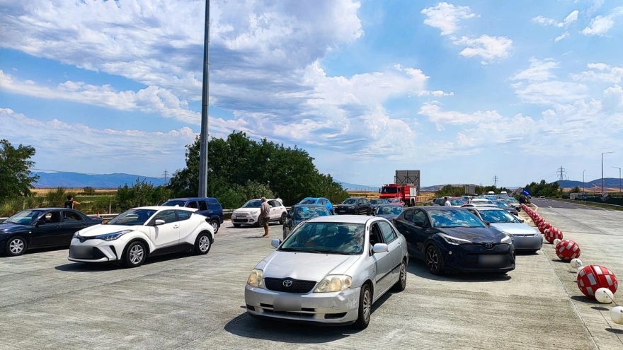 Φωτιά, Λάρισα, οχήματα, ουρές