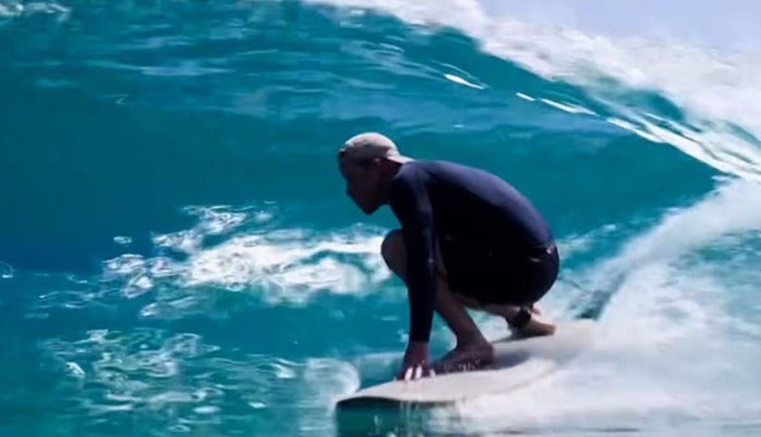 Μέγκαν Μαρκλ: Δημοσίευσε βίντεο με τον πρίγκιπα Χάρι να κάνει σερφ και τον… αποθέωσε – «Τι σπουδαίος άνδρας»